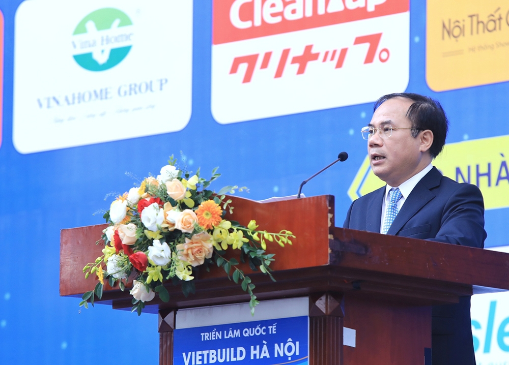 Thứ trưởng bộ xây dựng Nguyễn Văn Sinh phát biểu tại buổi lễ 